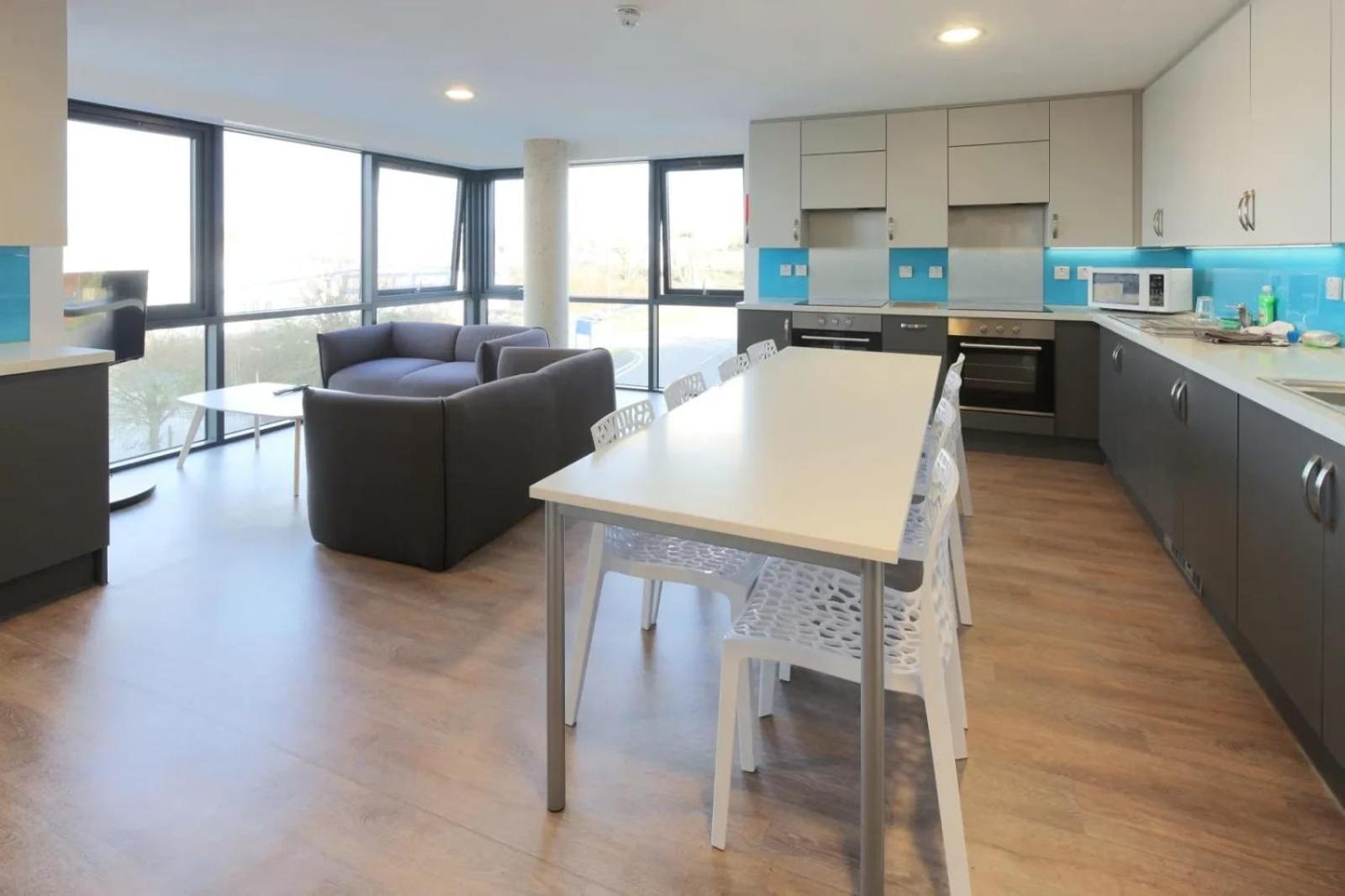 Student Only Riverside Way In 윈체스터 외부 사진